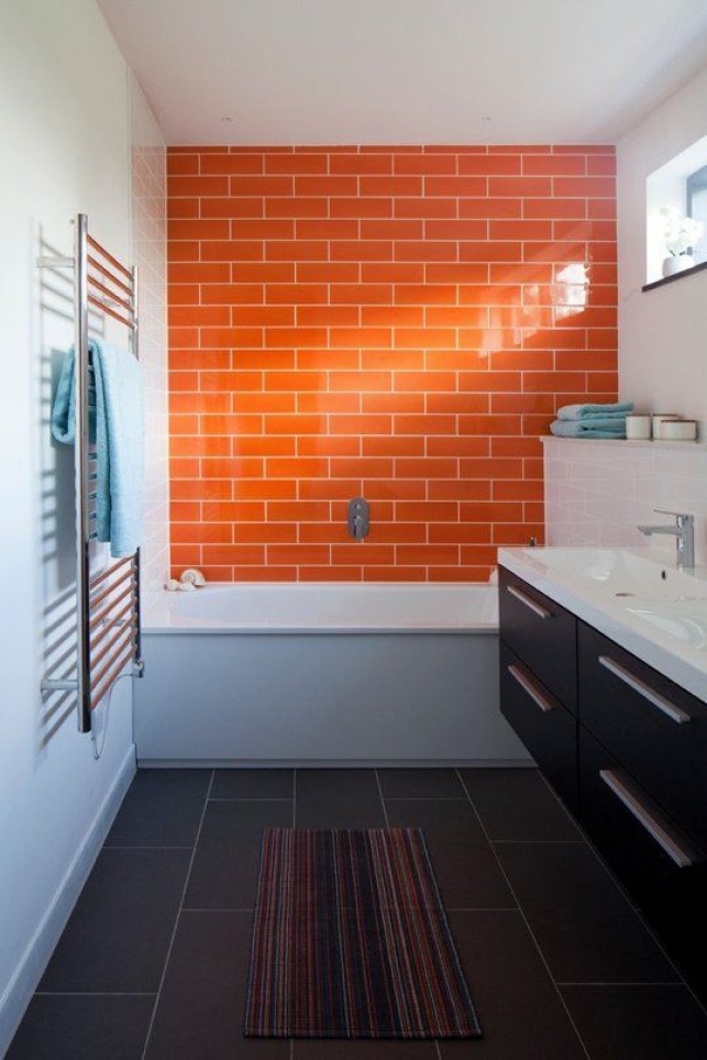 coour bathroom orange 2
